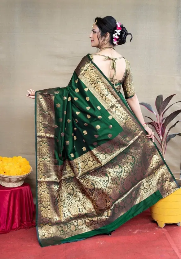 woven kasavu jacquard, pure silk saree  (dark green)